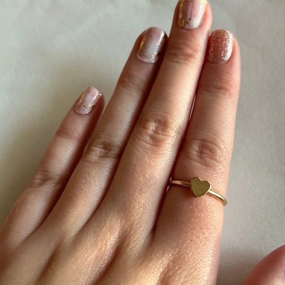 3/$20 Gold Tone Heart Love Patterned Circle Ring Size 6/7 - Picture 2 of 5